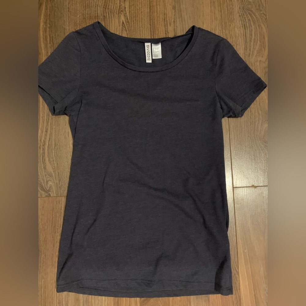 H&M basic tee - Picture 1 of 1